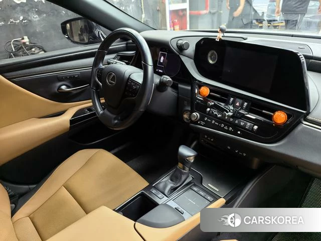 Lexus ES 2022 Серебристо-серый из Китая, фото 3