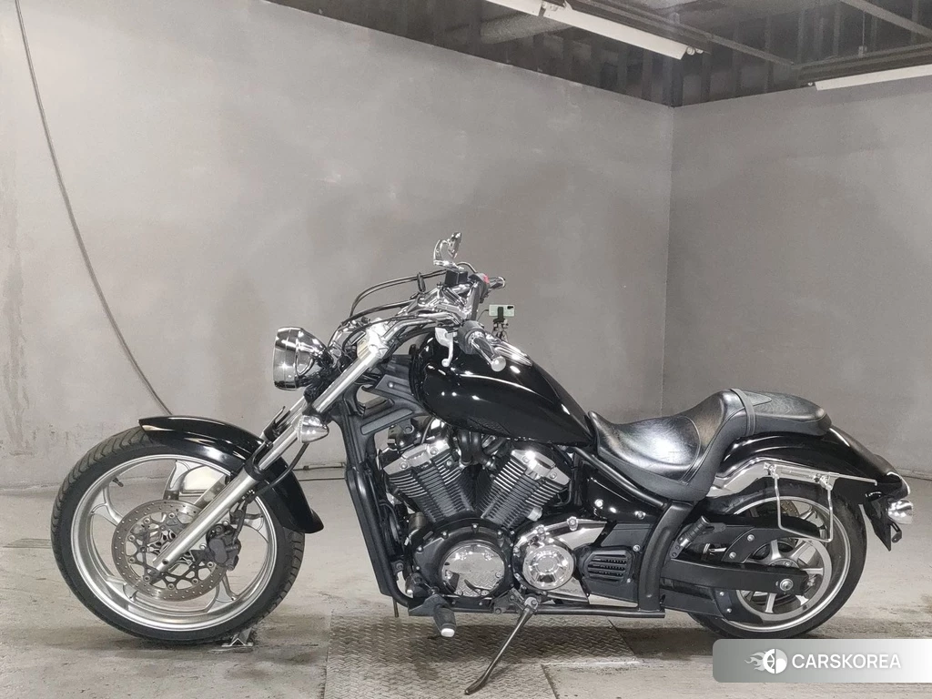 Проданный Yamaha XVS 1300 CA STRYKER 2012 из Японии