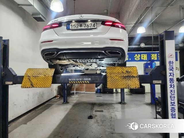 Mercedes-Benz E-Class W213 2022 Белый из Кореи, фото 2