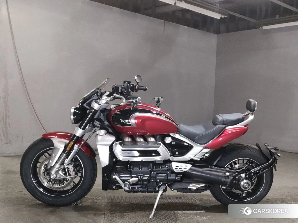 Проданный Triumph ROCKET 3 GT 2023 из Японии, фото 2