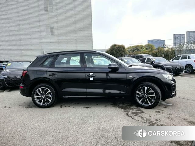 Audi Q5L 2023 Черный из Китая, фото 4