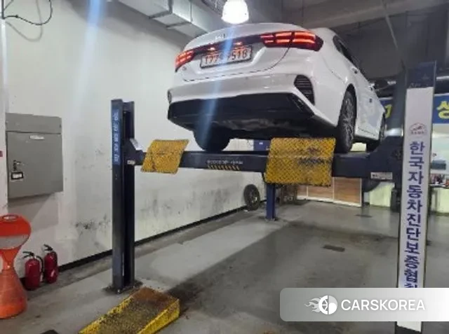 Kia The New K3 2nd generation 2021 Белый из Кореи, фото 2