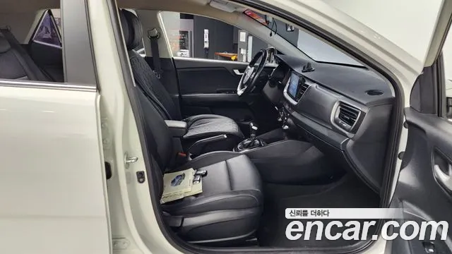 Kia Stonic id 2690332 из Кореи 12