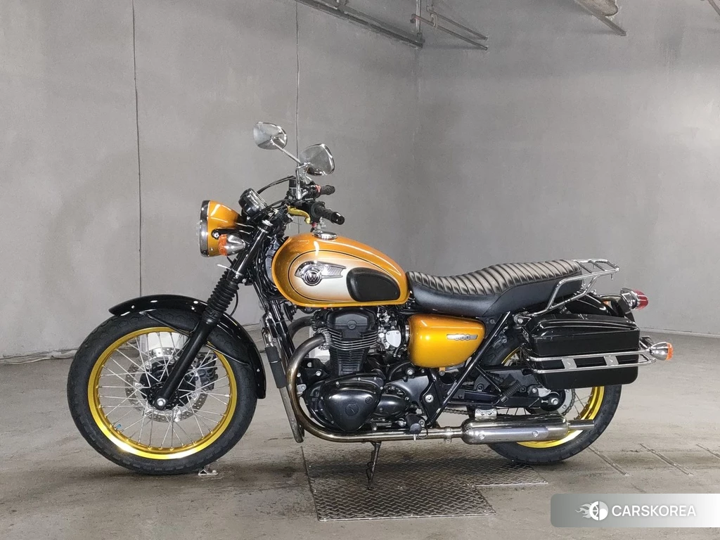 Проданный Kawasaki W800 2011 из Японии