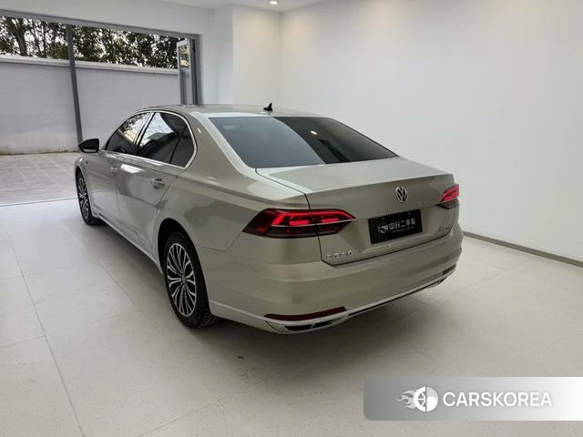 Volkswagen Huiang id 4211148 из Китая 10