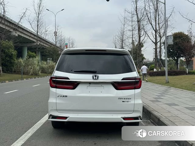 Honda Odyssey 2022 Белый из Китая, фото 2