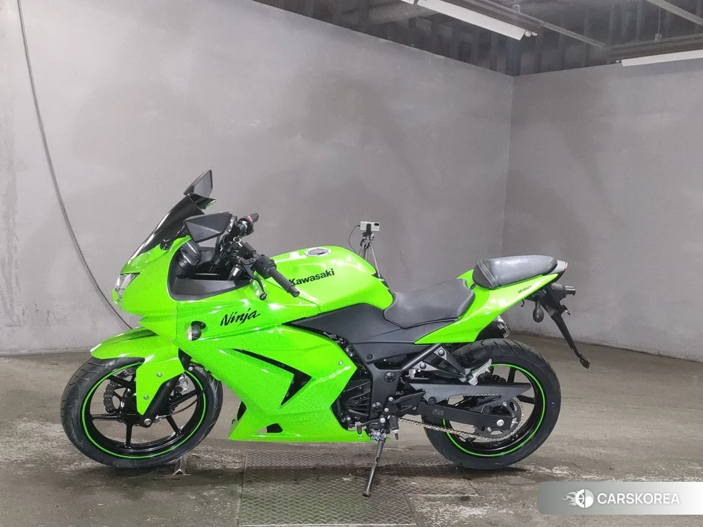 Проданный Kawasaki NINJA 250R 2012 из Японии