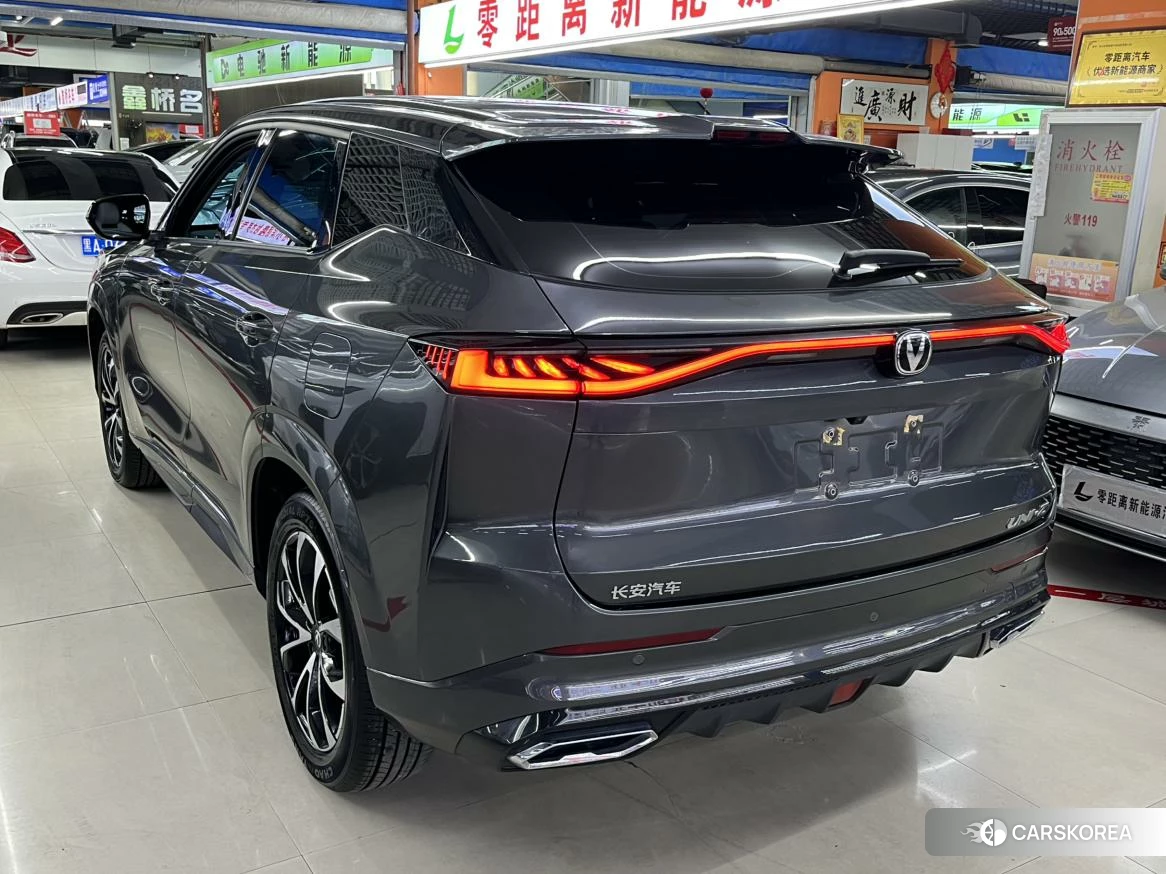 Chang'an UNI-Z PHEV id 4499021 из Китая 9
