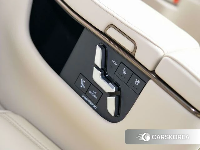 Toyota Elfa id 4261581 из Китая 12