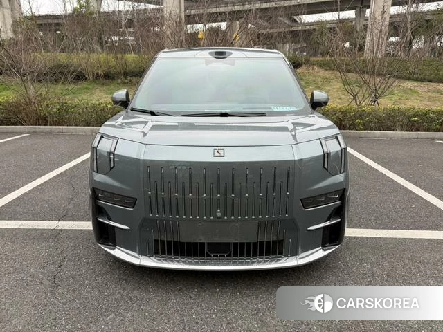 Extremely krypton ZEEKR 009 2025 Серебристо-серый из Китая, фото 6