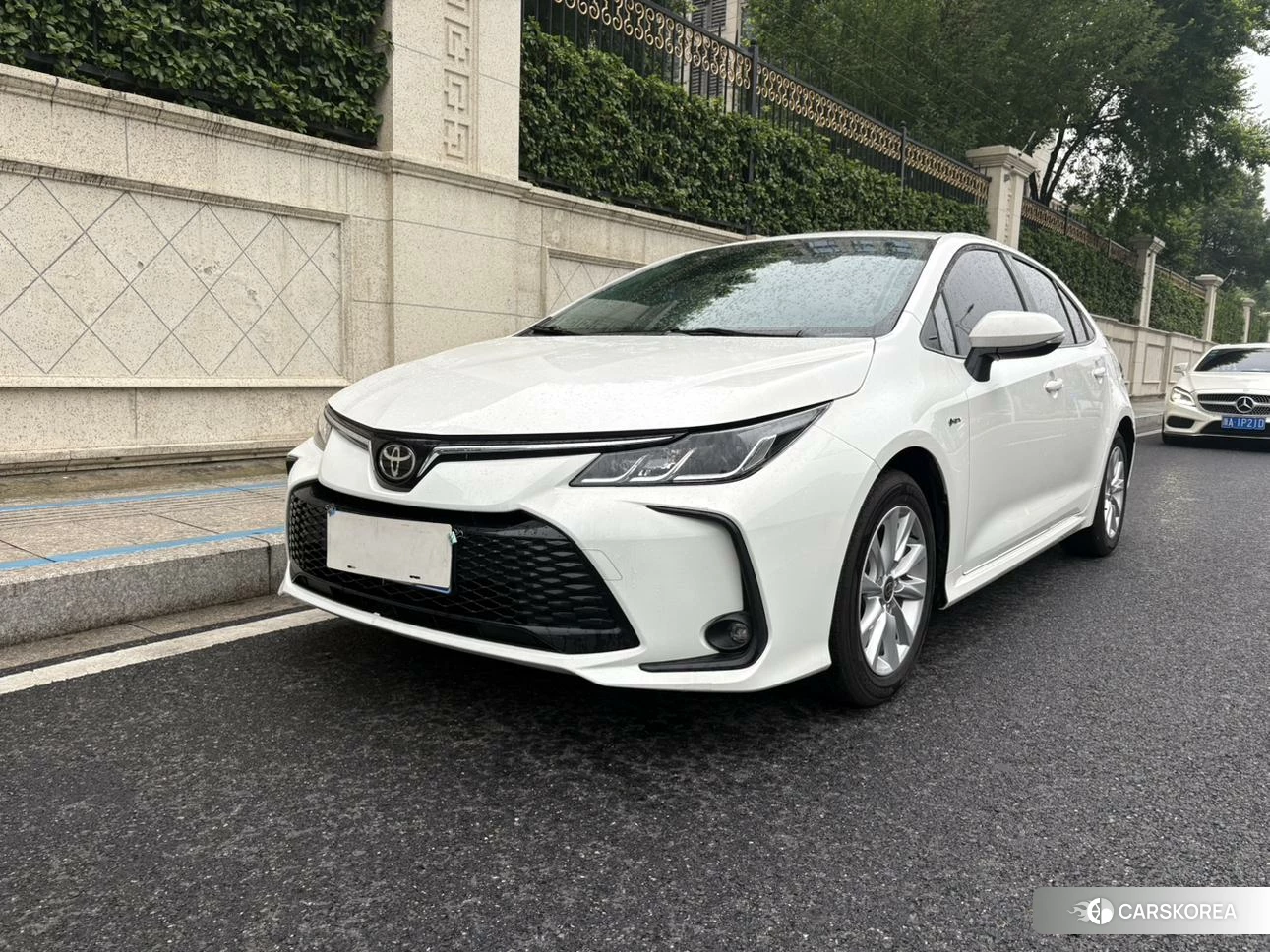 Toyota Corolla 2024 Белый из Китая, фото 2