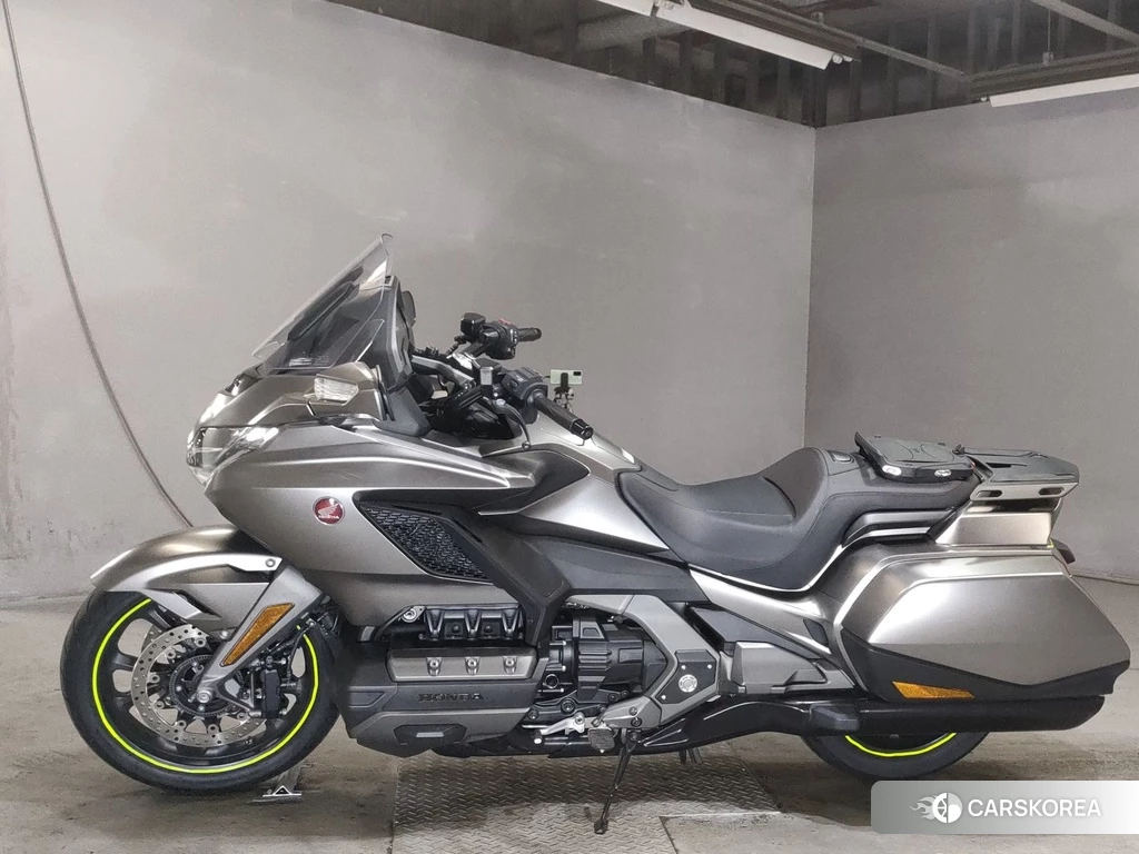 Проданный Honda GL1800 2018 из Японии