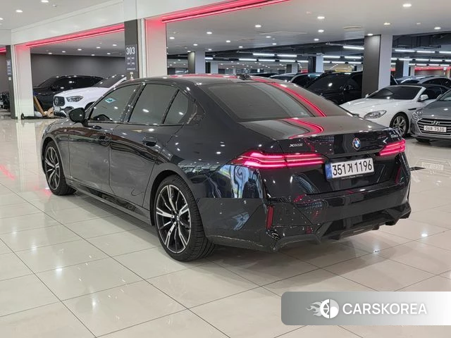 BMW 5 Series (G60) id 4359847 из Кореи 10