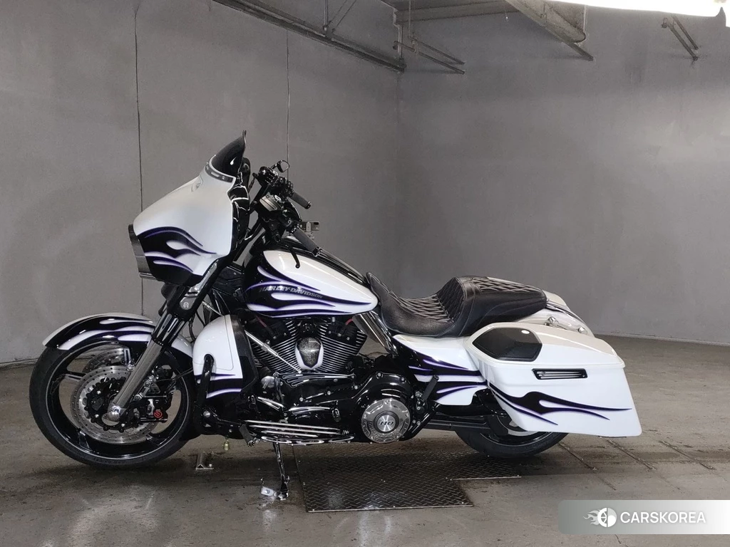 Проданный Harley-Davidson Street Glide FLHXSE1800 CVO 2016 из Японии, фото 2