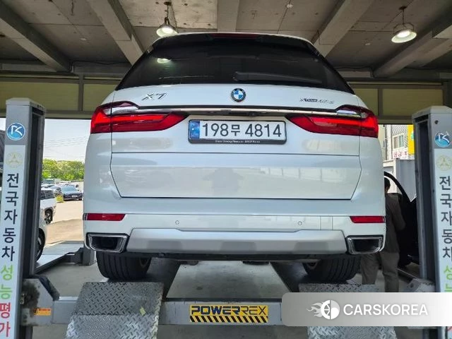 BMW X7 (G07) 2022 Белый из Кореи, фото 2
