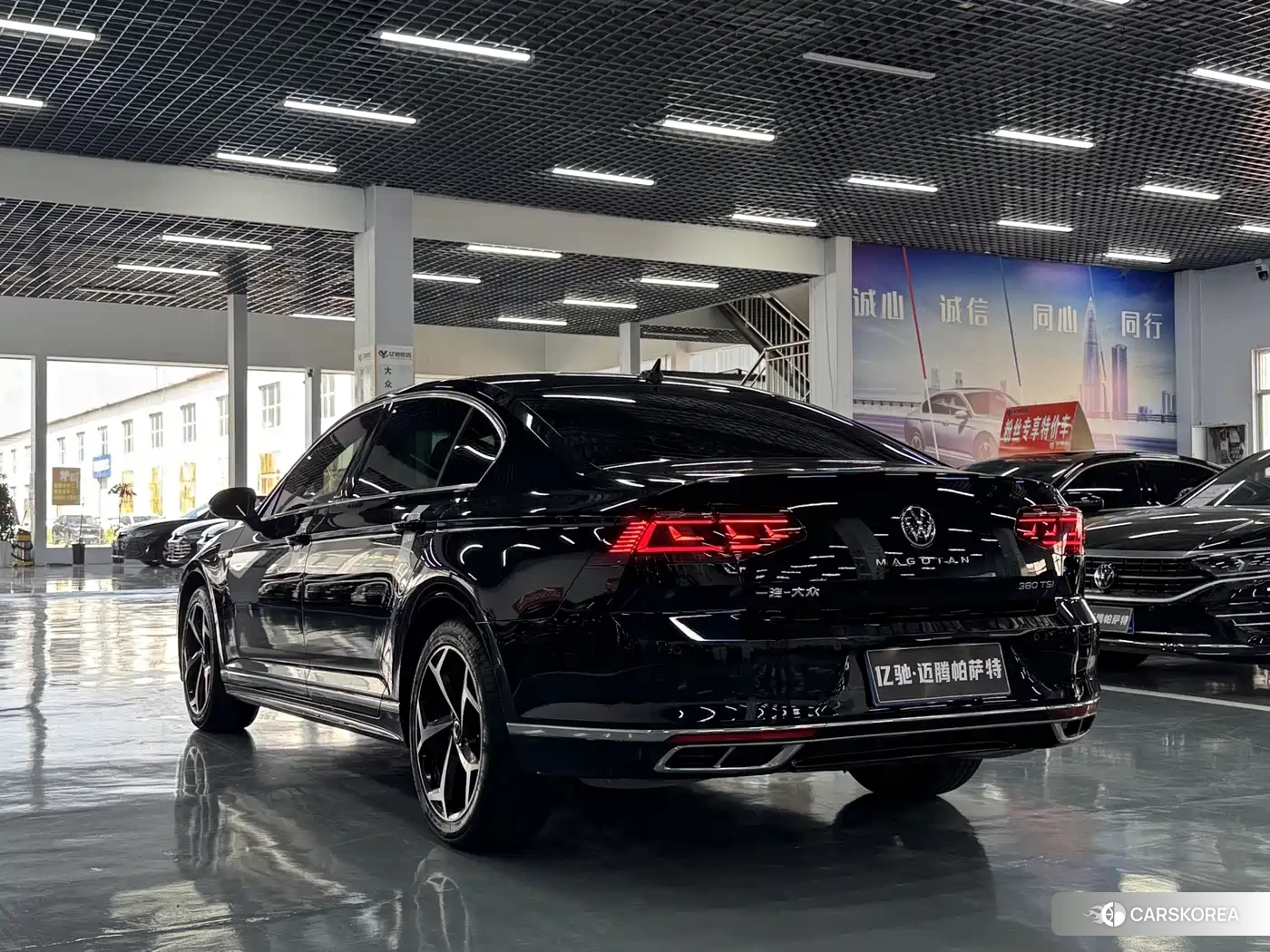 Volkswagen Magotan 2023 Черный из Китая, фото 2