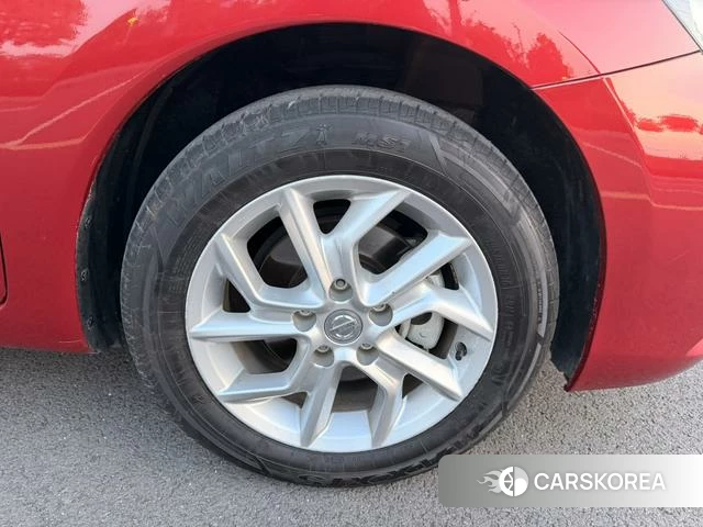 Nissan TIIDA id 4213972 из Китая 12