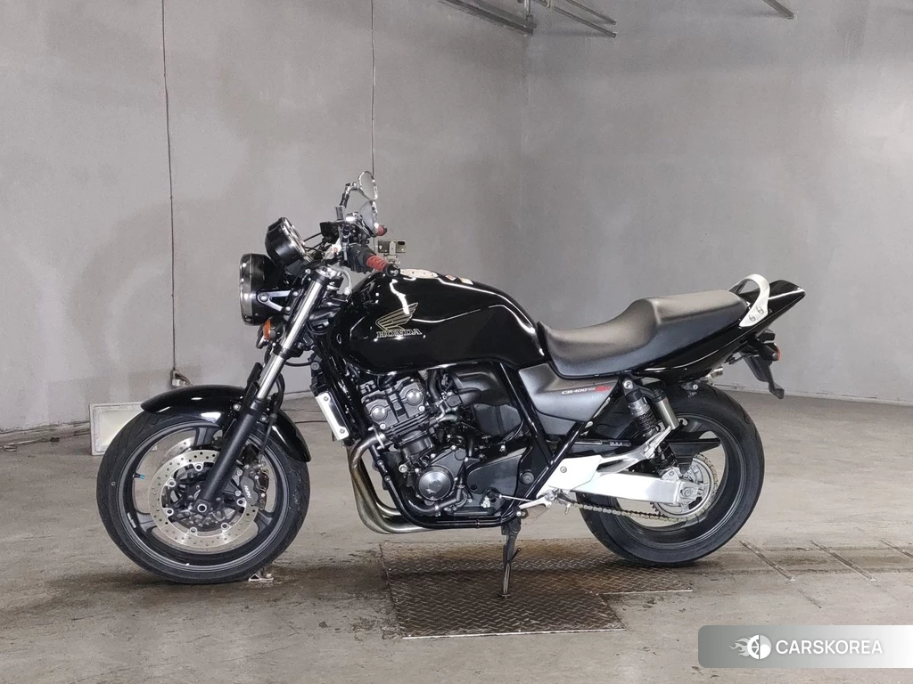 Проданный Honda CB400SF 2010 из Японии, фото 2