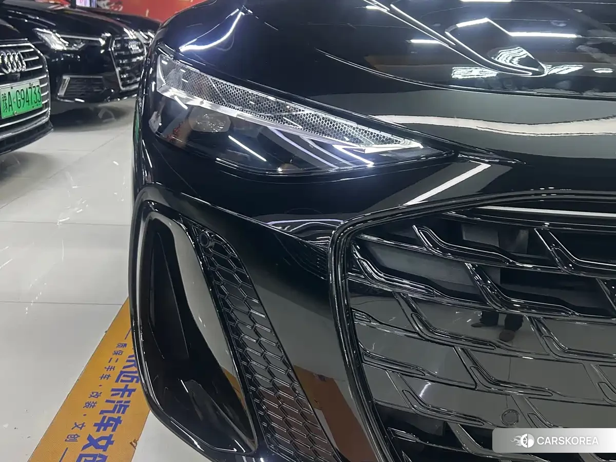 Audi A6L id 4538862 из Китая 12
