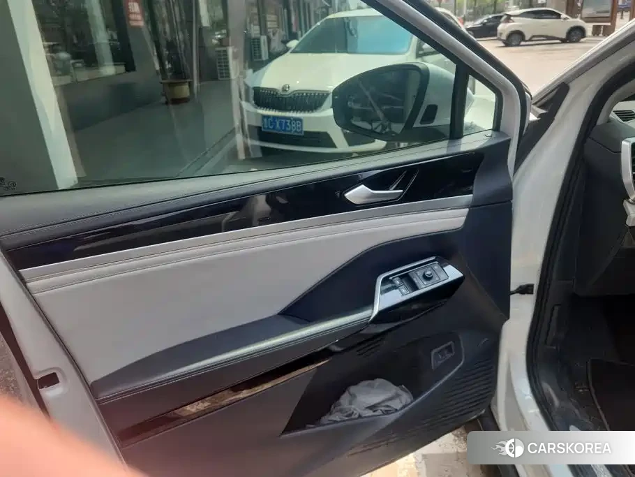 Volkswagen ID.6 CROZZ id 4680480 из Китая 9