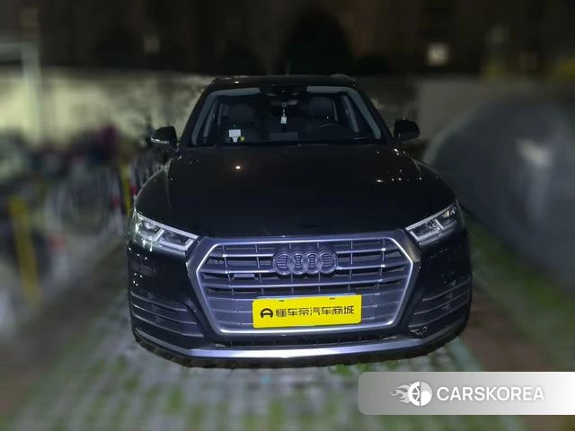 Audi Q5L 2020 Черный из Китая, фото 2
