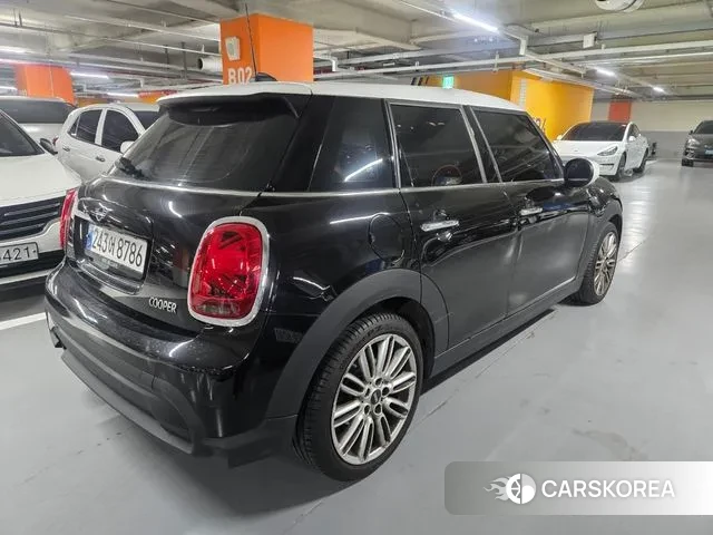 Mini Cooper 2022 Черный из Кореи, фото 6