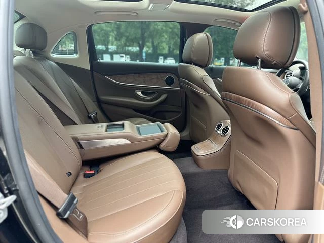 Mercedes-Benz E-class id 4393247 из Китая 12