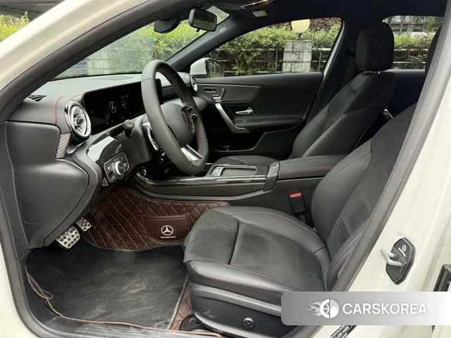 Mercedes-Benz Class A 2025 Белый из Китая, фото 2