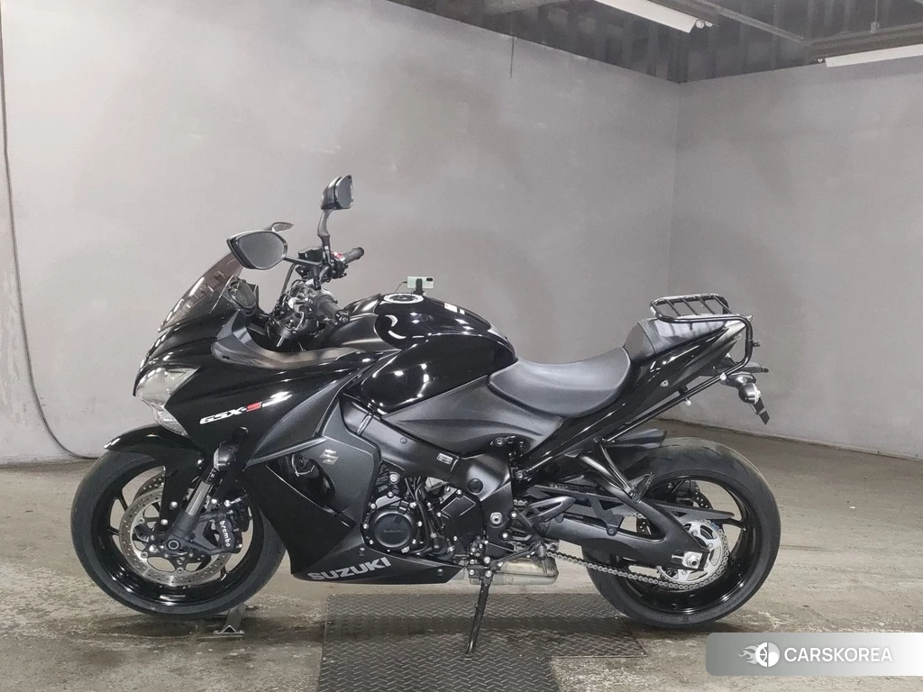 Проданный Suzuki GSX-S1000F 2021 из Японии, фото 2