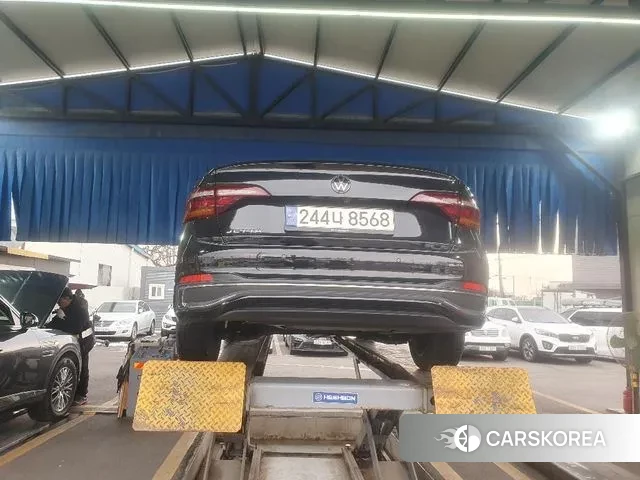 Volkswagen 7th Generation of Jetta 2023 Черный из Кореи, фото 2