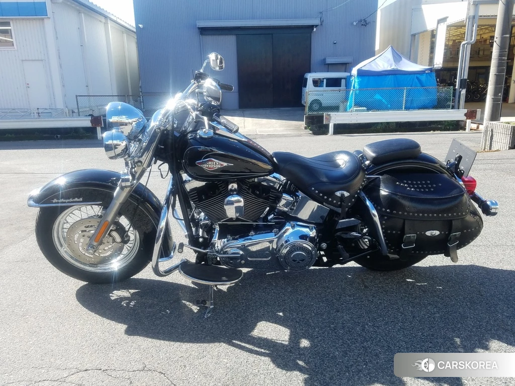 Проданный Harley-Davidson Heritage Softail Classic FLSTC 2010 из Японии, фото 2
