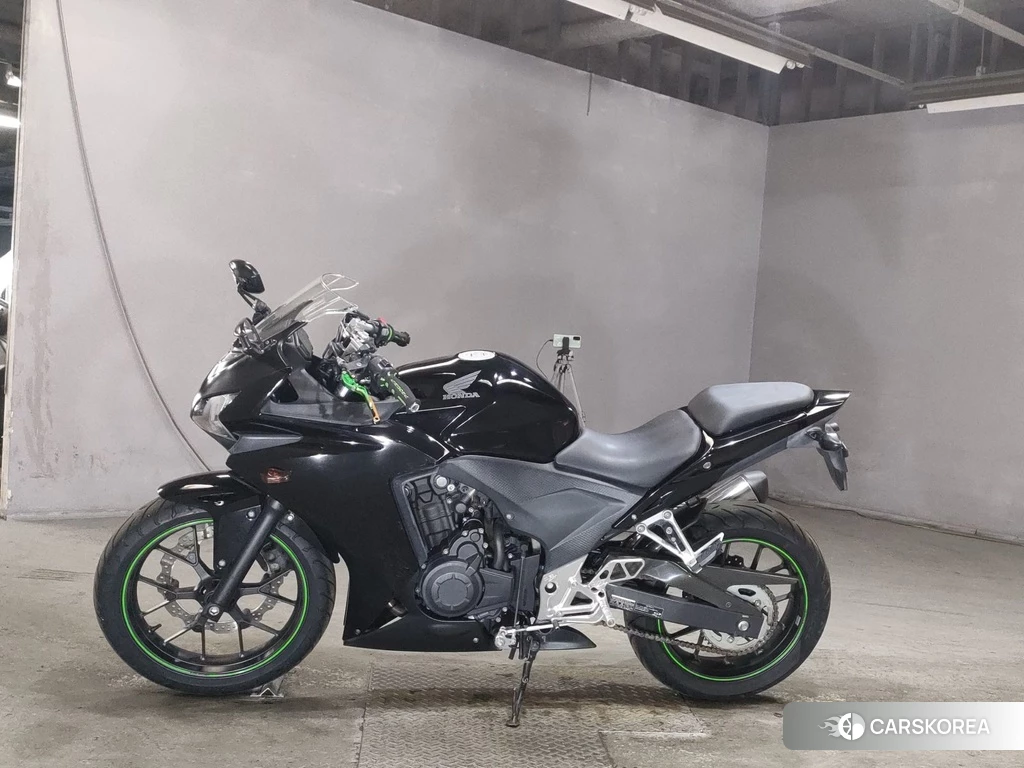 Проданный Honda CBR400R 2014 из Японии