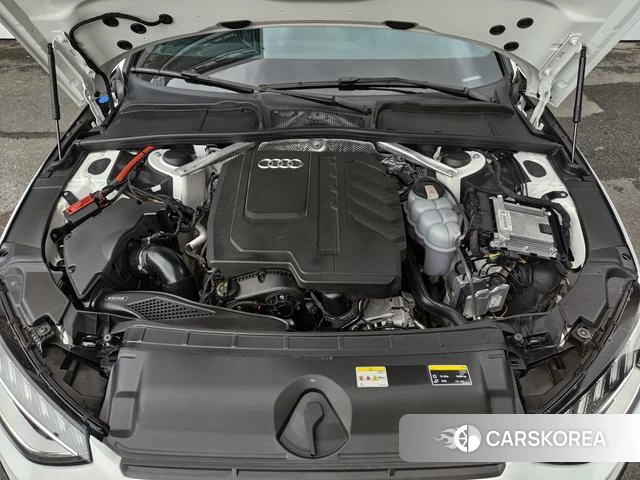 Audi A4L 2023 Белый из Китая, фото 3