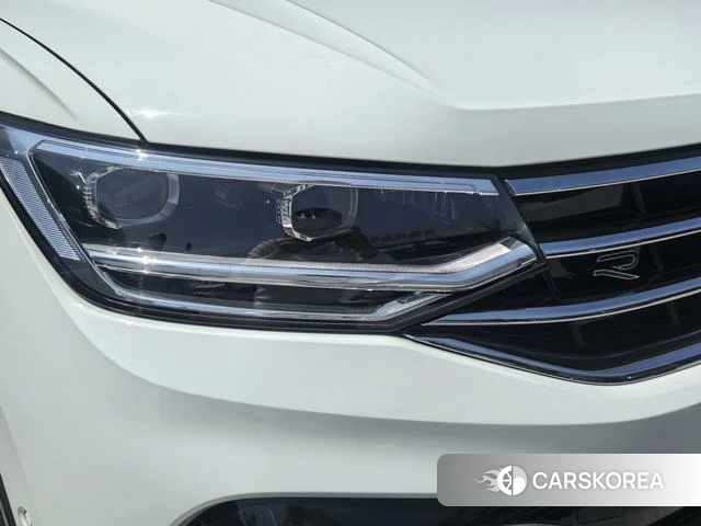 Volkswagen Tiguan L 2023 Белый из Китая, фото 4