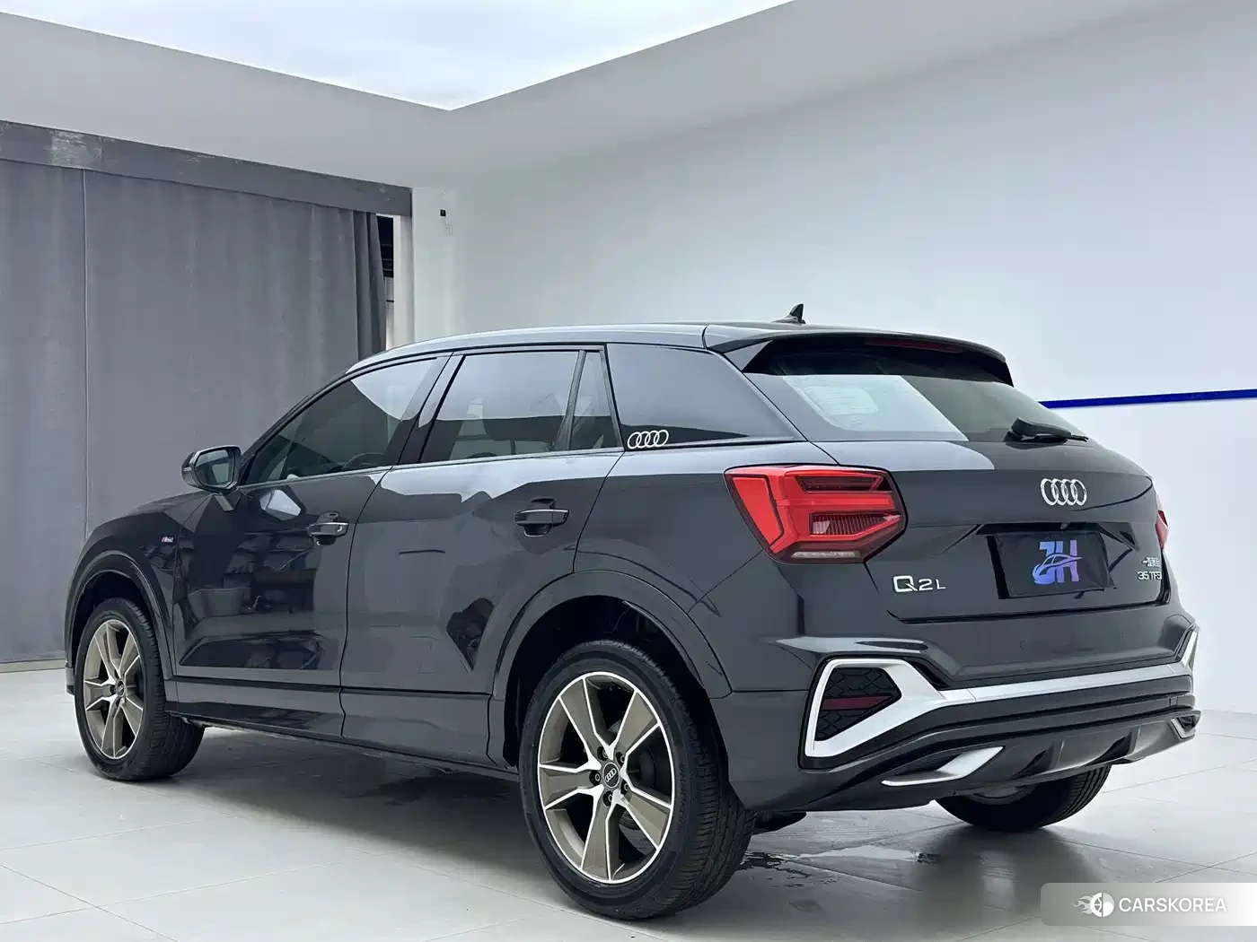 Audi Q2L id 4589312 из Китая 12