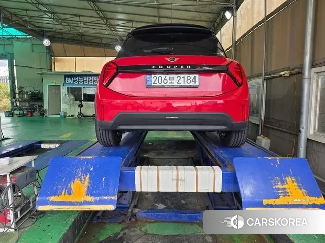 Mini Cooper S 4th Generation 2024 Красный из Кореи, фото 2
