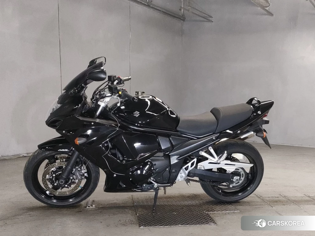 Проданный Suzuki BANDIT 1250F 2010 из Японии, фото 2