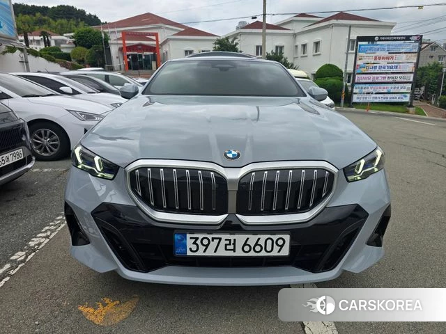 BMW 5 Series (G60) 2025 Серый из Кореи, фото 3