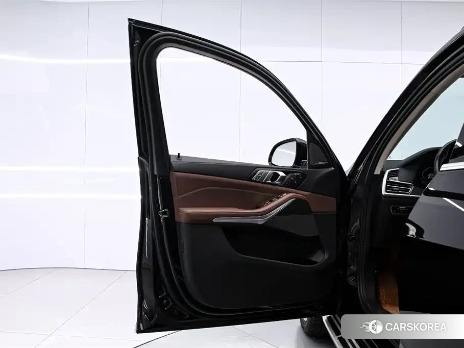 BMW X7 id 4553988 из Китая 9