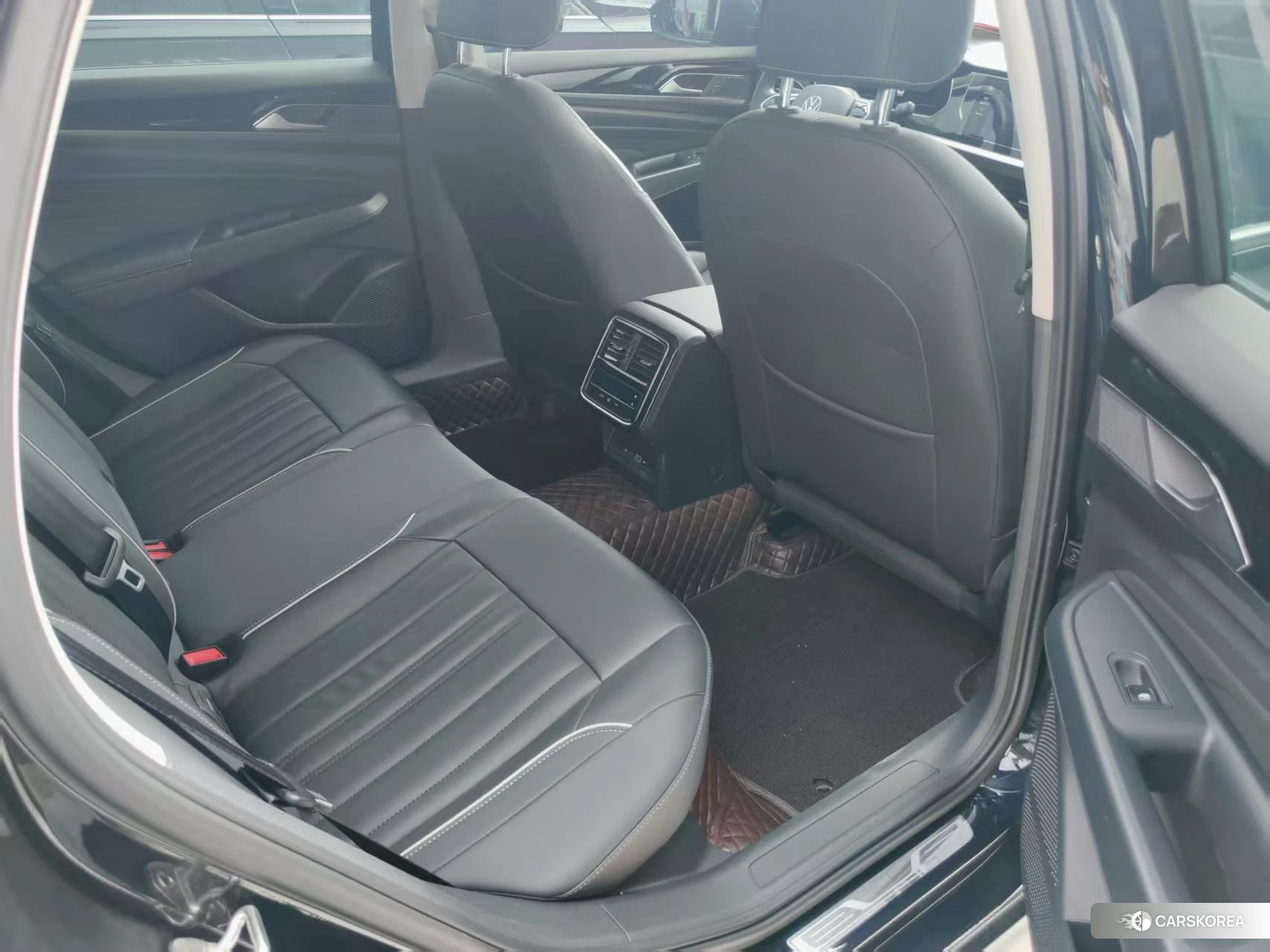 Volkswagen Passat id 4487339 из Китая 8