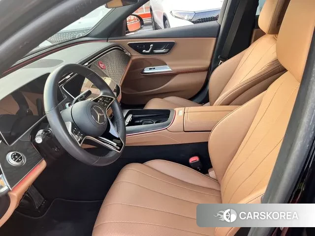 Mercedes-Benz E-Class W214 2024 Черный из Кореи, фото 2