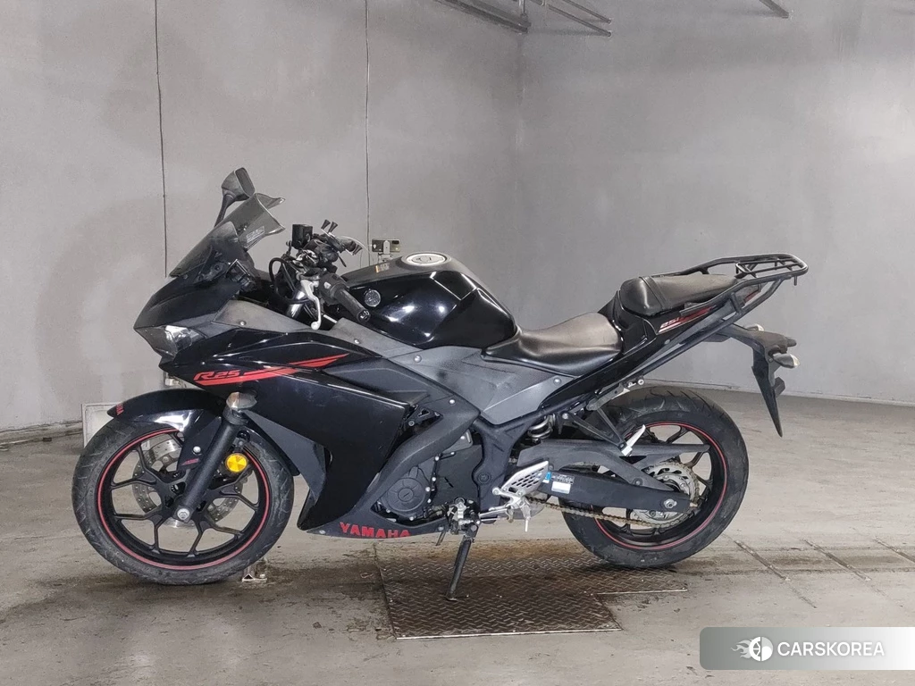 Проданный Yamaha YZF-R25 2015 из Японии