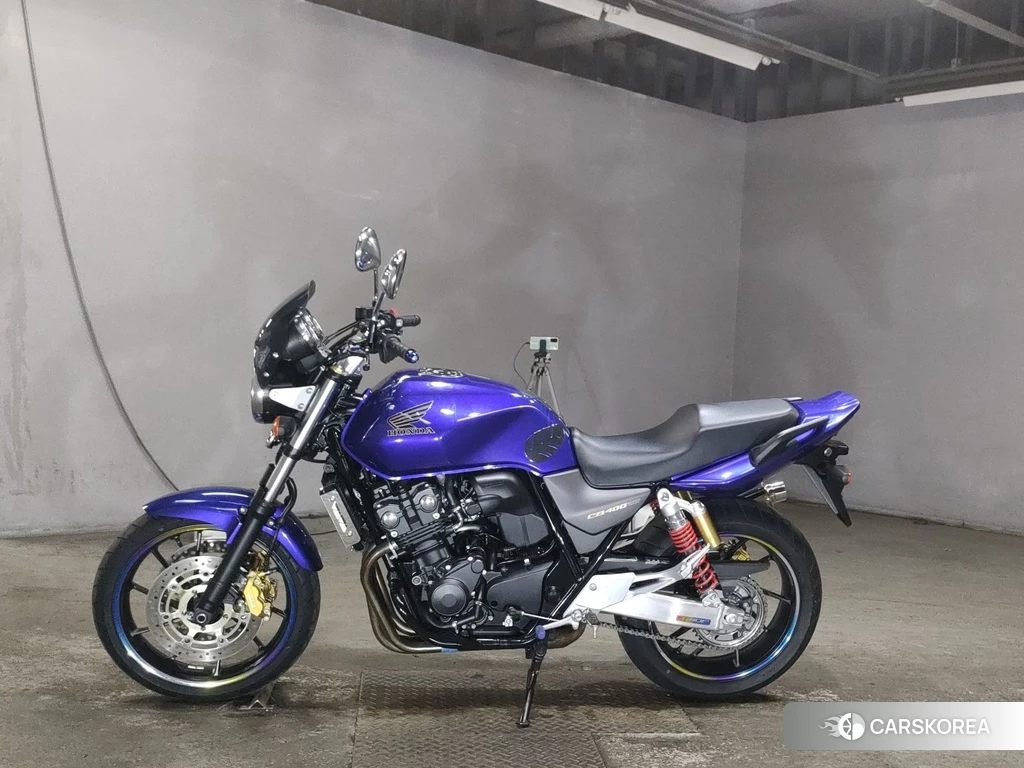 Проданный Honda CB400SF 2015 из Японии