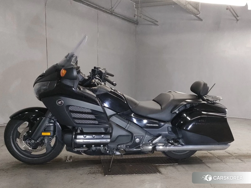 Проданный Honda GL1800 F6B 2013 из Японии, фото 2