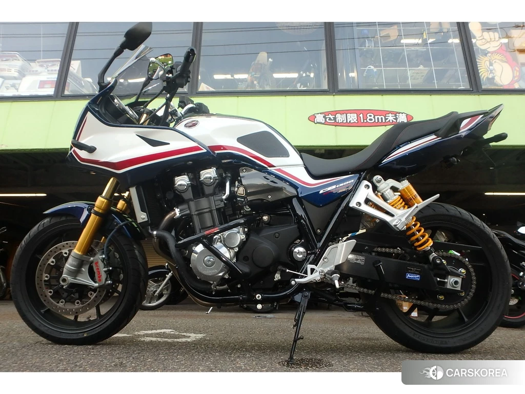 Проданный Honda CB1300SF BOLDOR 2021 из Японии