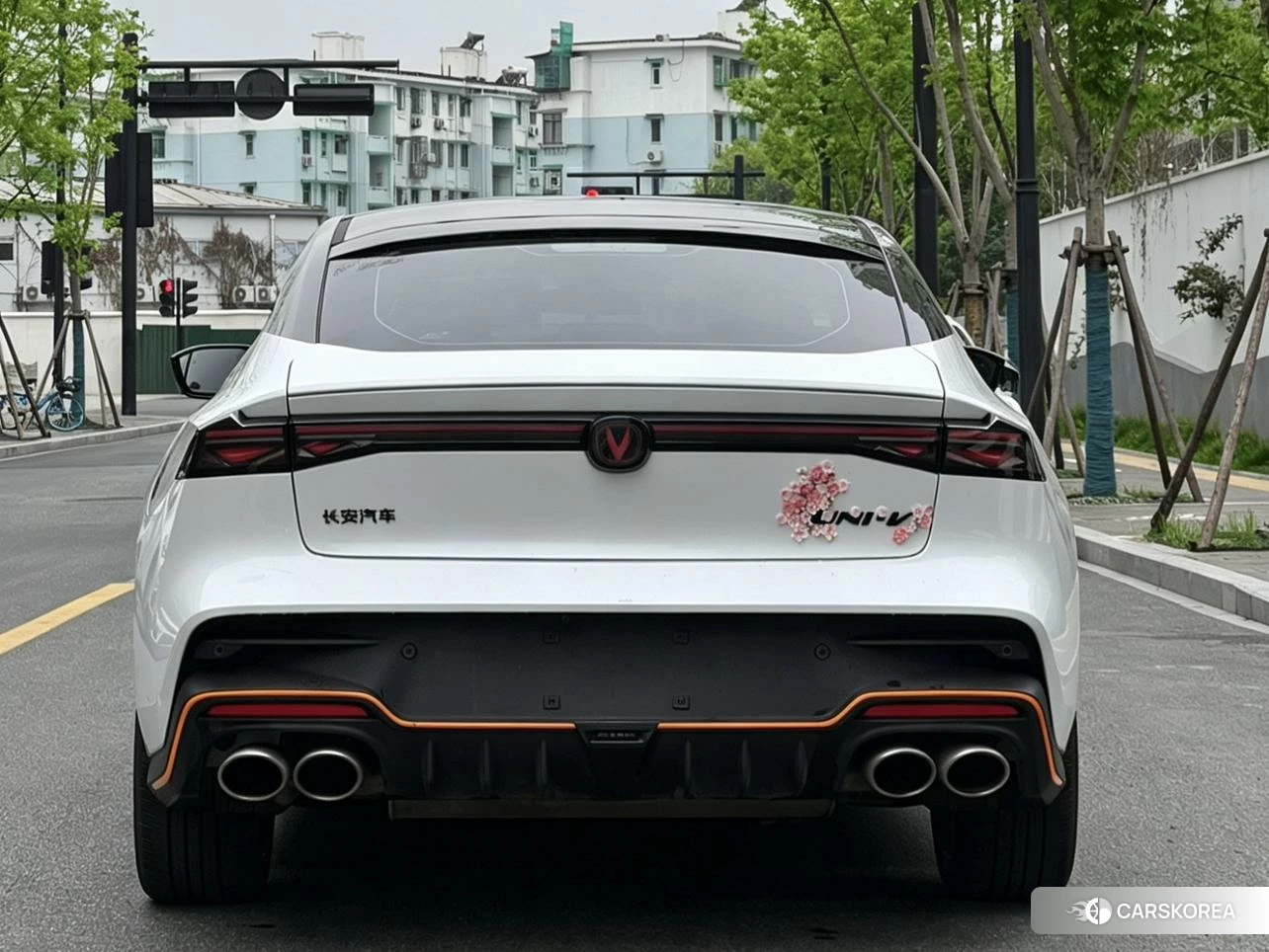 Chang'an UNI-V 2025 Белый из Китая, фото 2