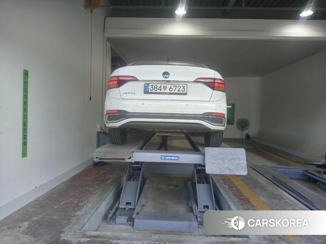Volkswagen 7th Generation of Jetta 2024 Белый из Кореи, фото 2