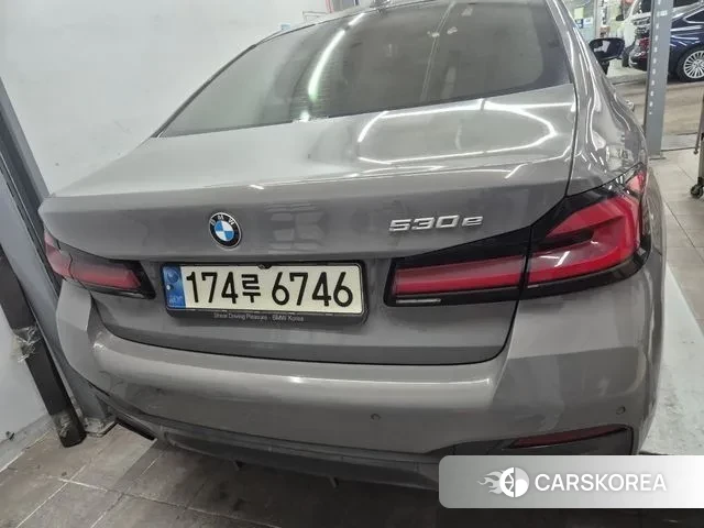 BMW 5 Series (G30) 2021 Серый из Кореи, фото 2