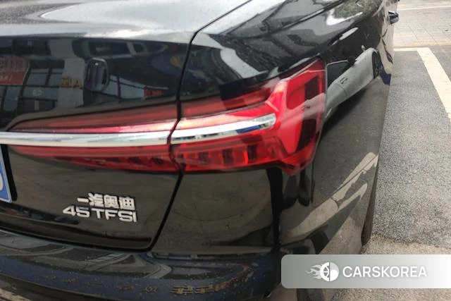 Audi A6L id 4300974 из Китая 9