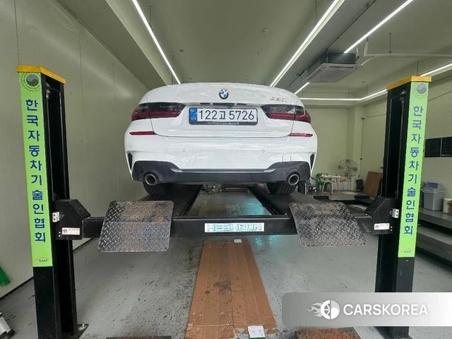 BMW 3 Series (G20) 2021 Белый из Кореи, фото 2